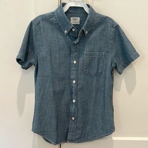 Boys Crewcuts Chambray shirt (size small/6-7)
